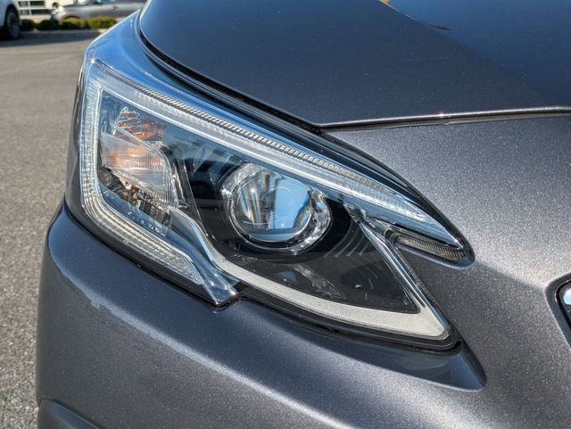 Used 2022 Subaru Outback Touring w/ Popular Package #2 image 10