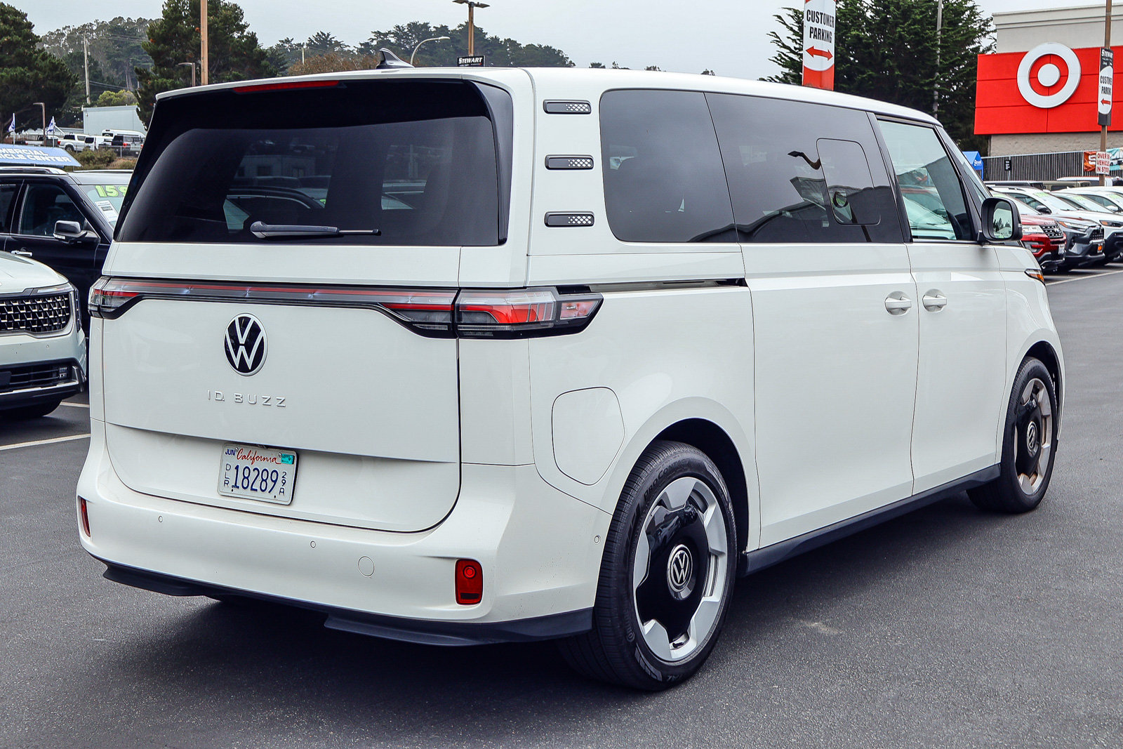 Used 2025 Volkswagen ID. Buzz Pro S RWD image 21
