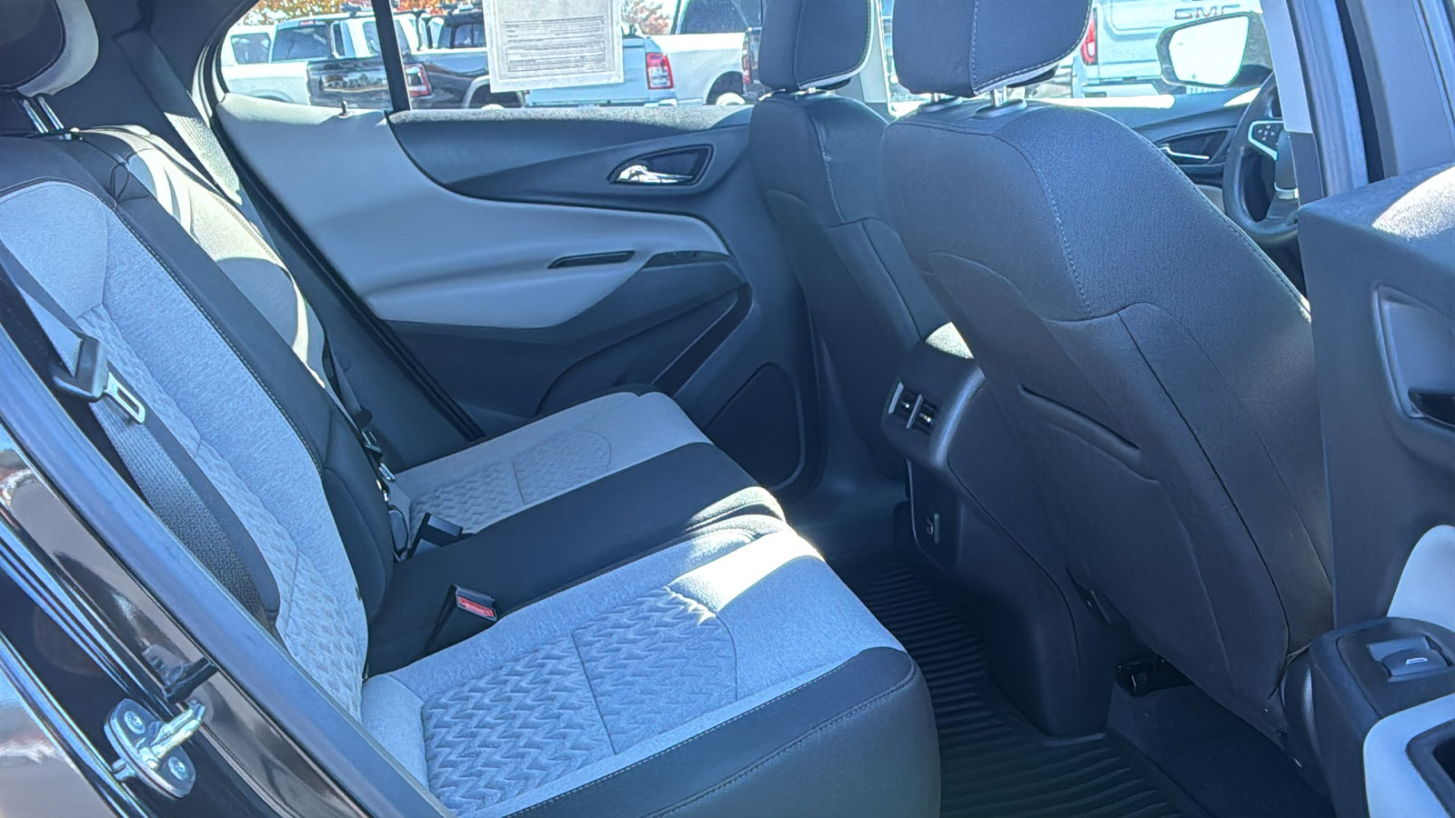 Used 2024 Chevrolet Equinox LS w/ LS Convenience Package image 16