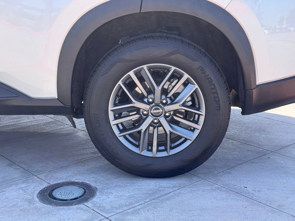 Certified 2024 Nissan Rogue S FWD image 10