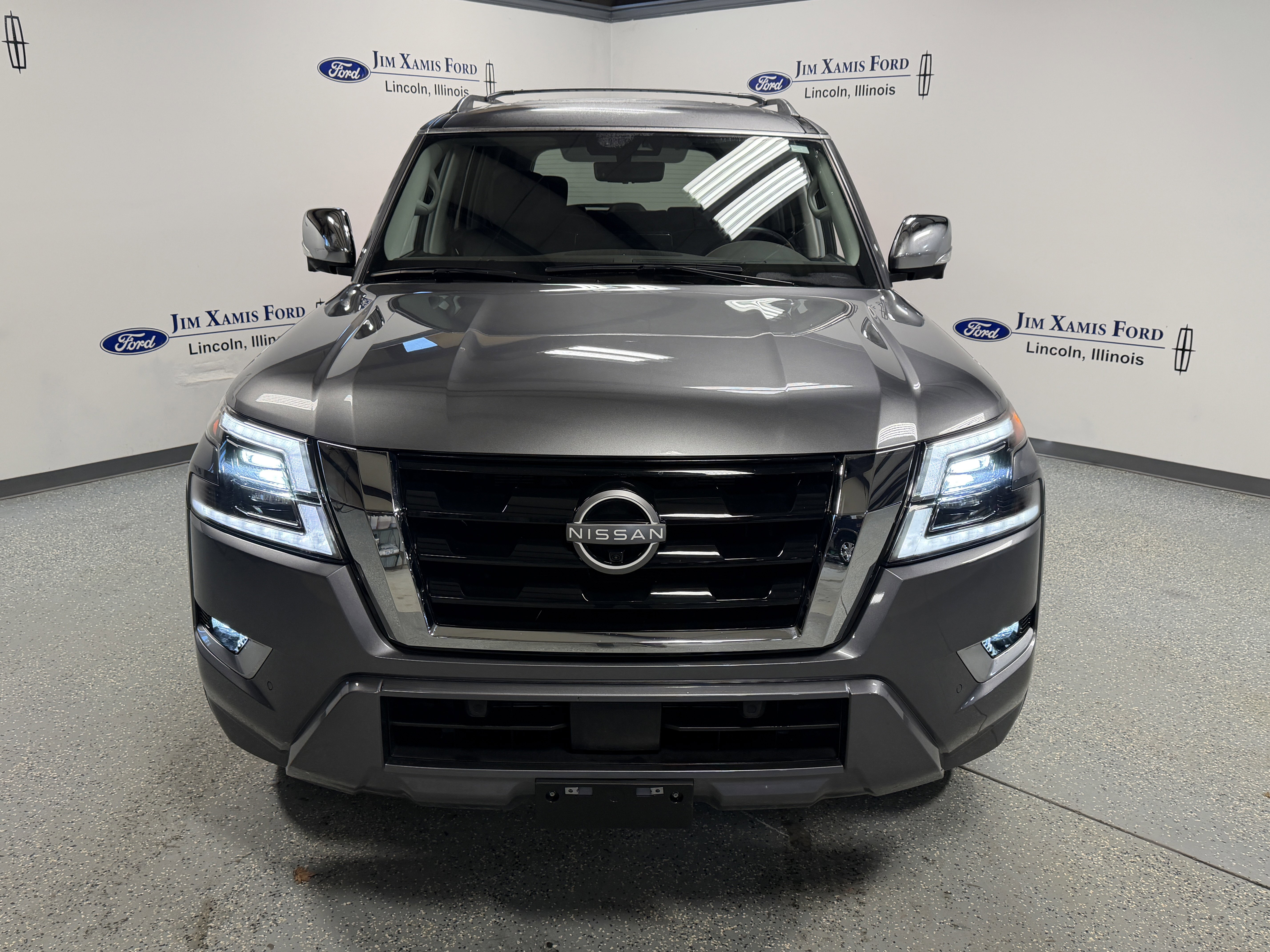 Used 2024 Nissan Armada Platinum w/ Captain's Chairs Package image 2