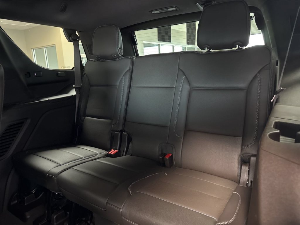 Used 2024 GMC Yukon Denali AWD/4WD image 9