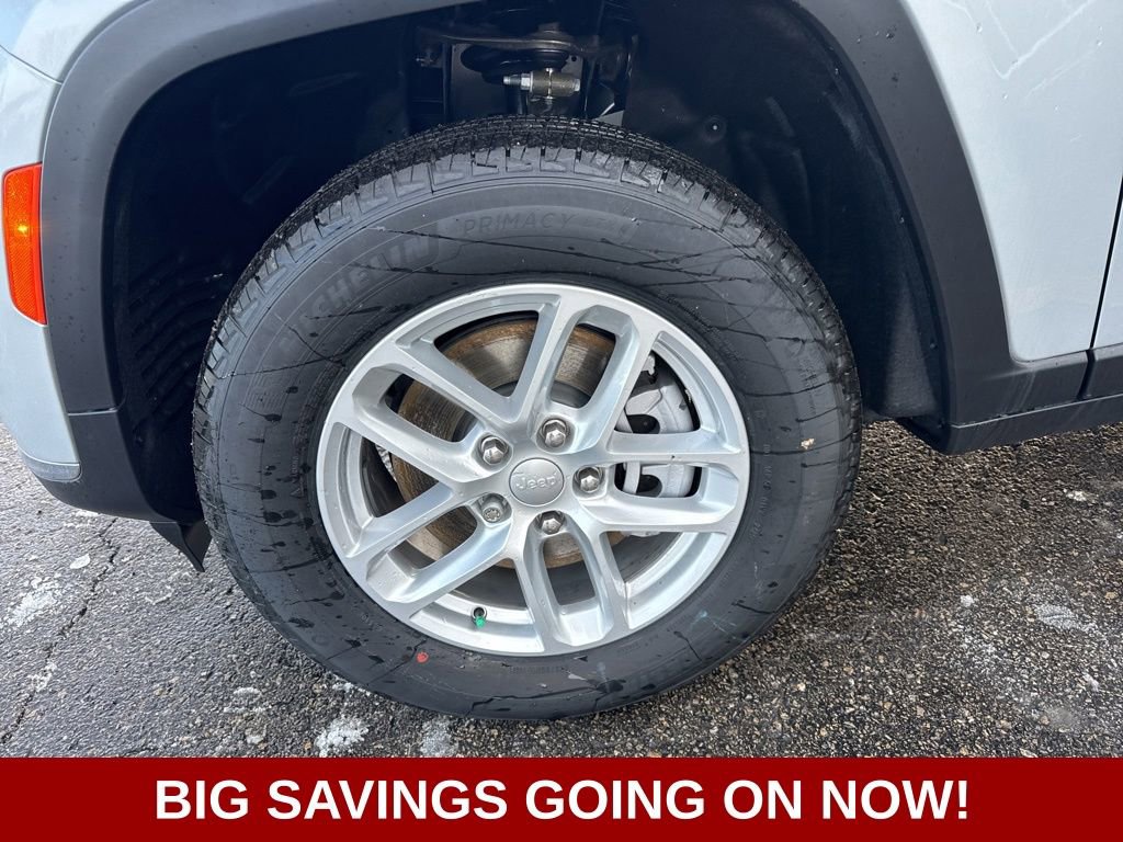 New 2025 Jeep Grand Cherokee L Laredo image 15