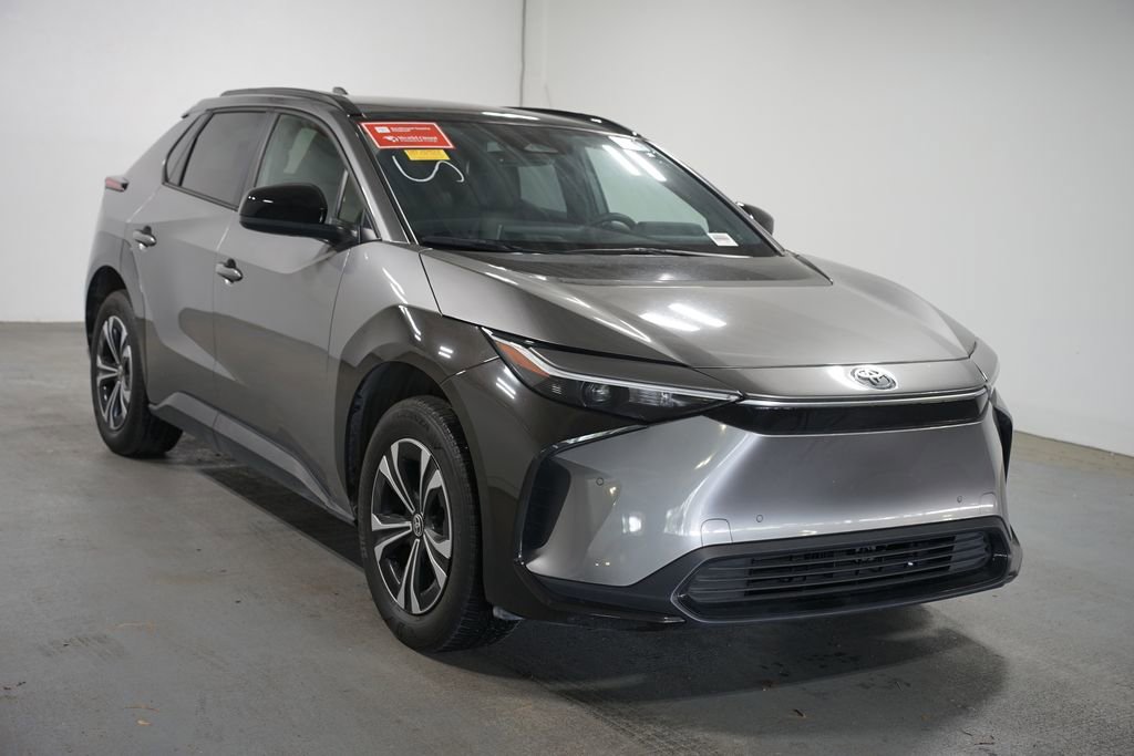 Used 2024 Toyota bZ4X FWD image 3