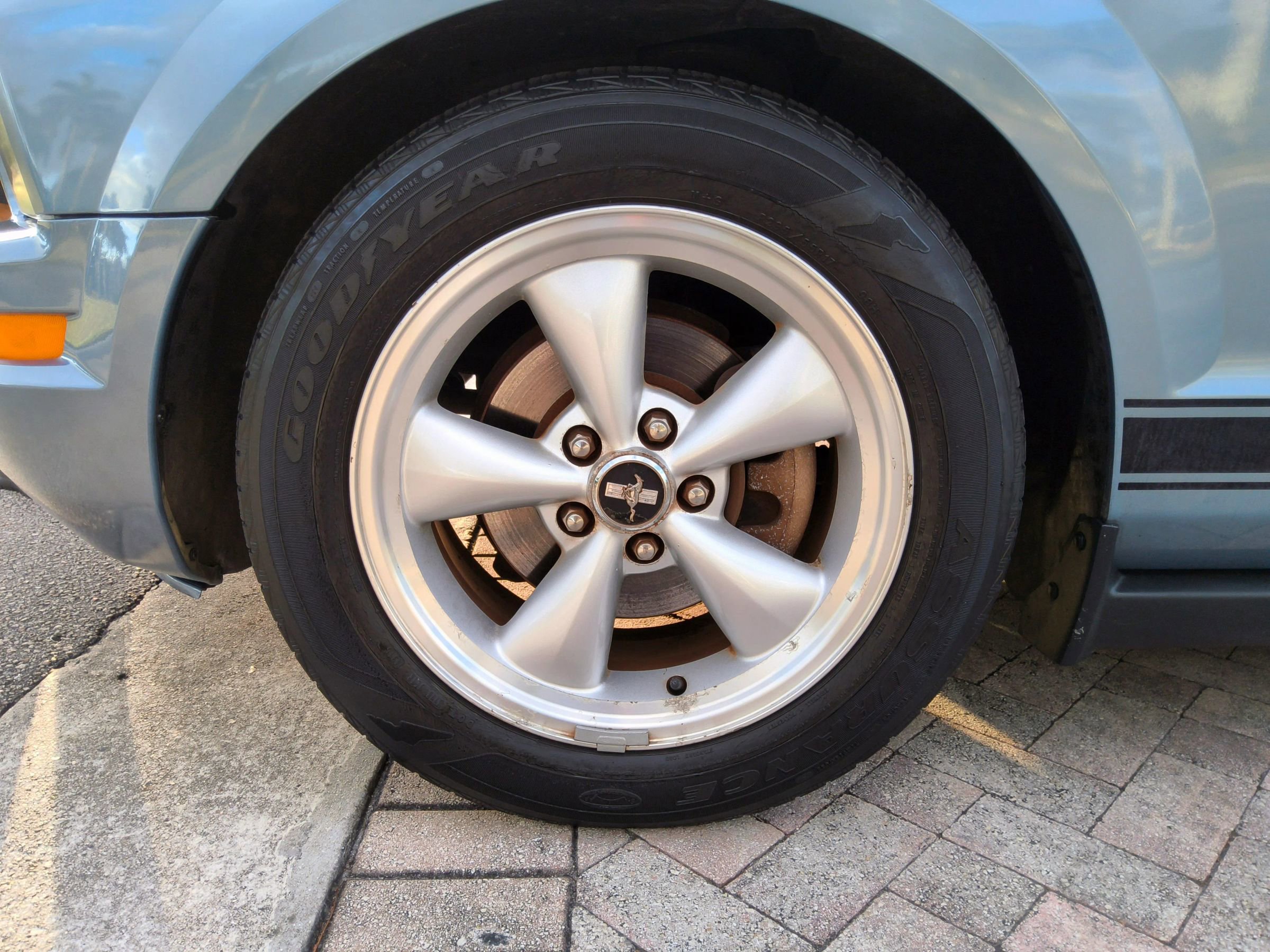 Used 2007 Ford Mustang Deluxe Convertible image 46