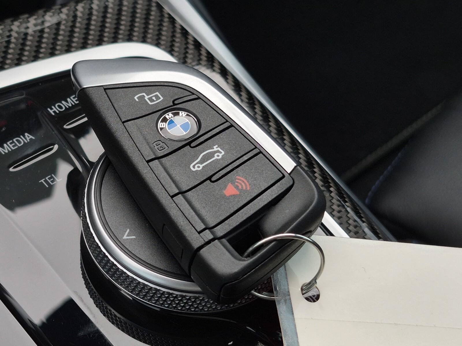 Used 2025 BMW M2 w/ Lighting Package RWD image 33