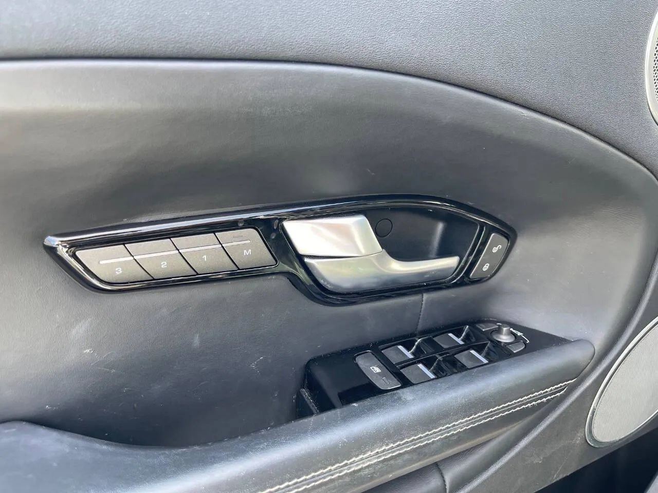 Used 2017 Land Rover Range Rover Evoque HSE image 14