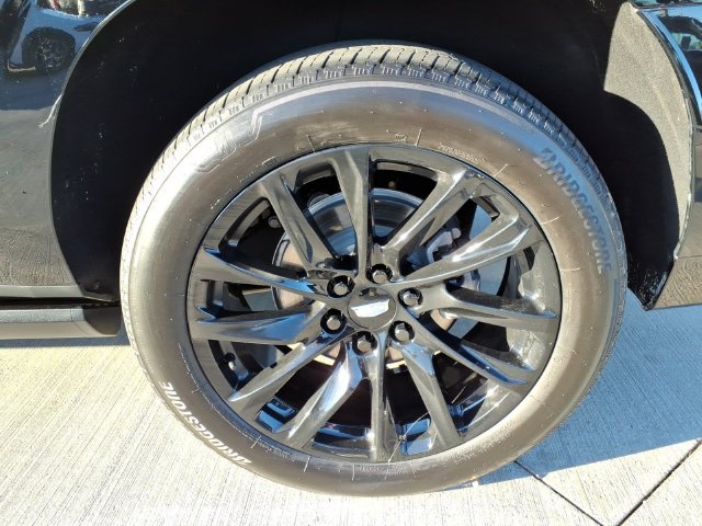 Used 2024 Cadillac Escalade ESV Sport w/ LPO, ONYX Package AWD/4WD image 24