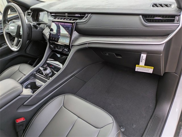 New 2025 Jeep Grand Cherokee Limited w/ Black Appearance Package image 29