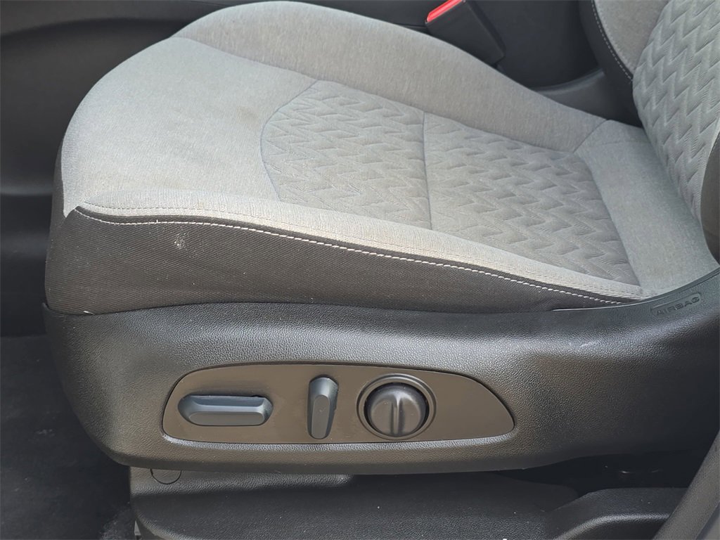 Used 2022 Chevrolet Equinox LS w/ LS Convenience Package image 26