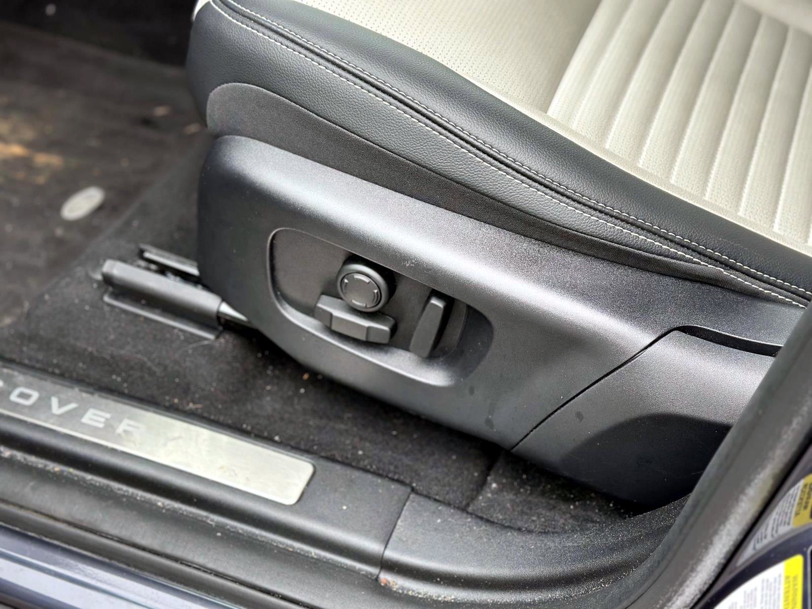 New 2025 Land Rover Discovery Sport Dynamic SE image 15