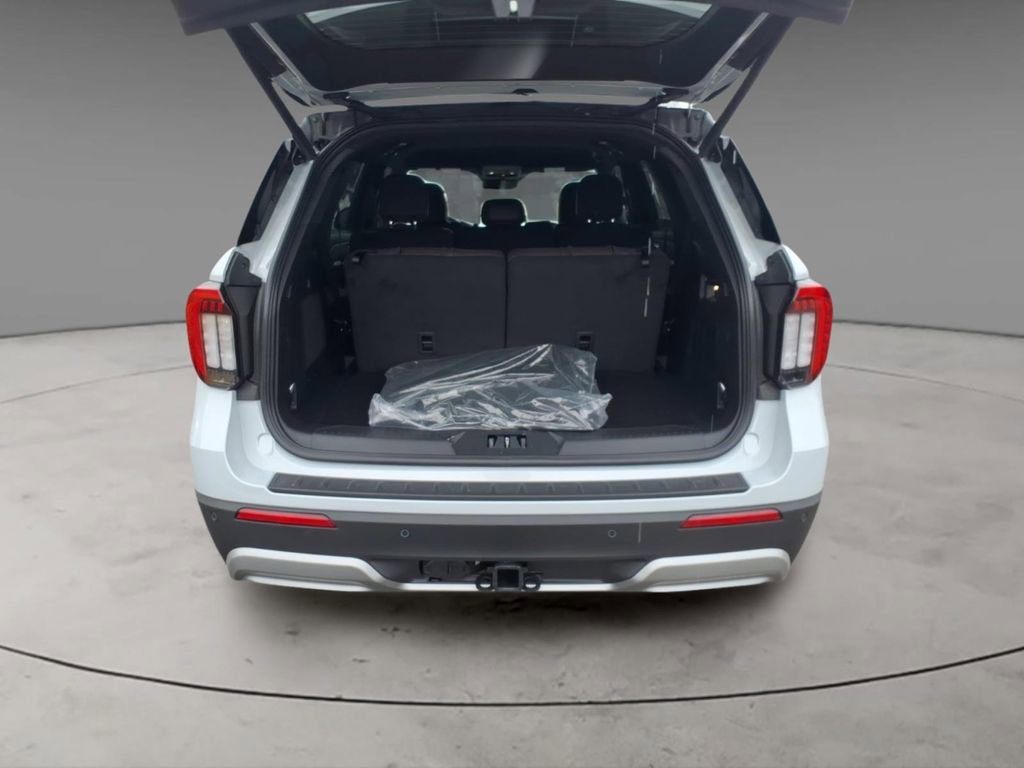 New 2026 Ford Explorer Platinum image 8