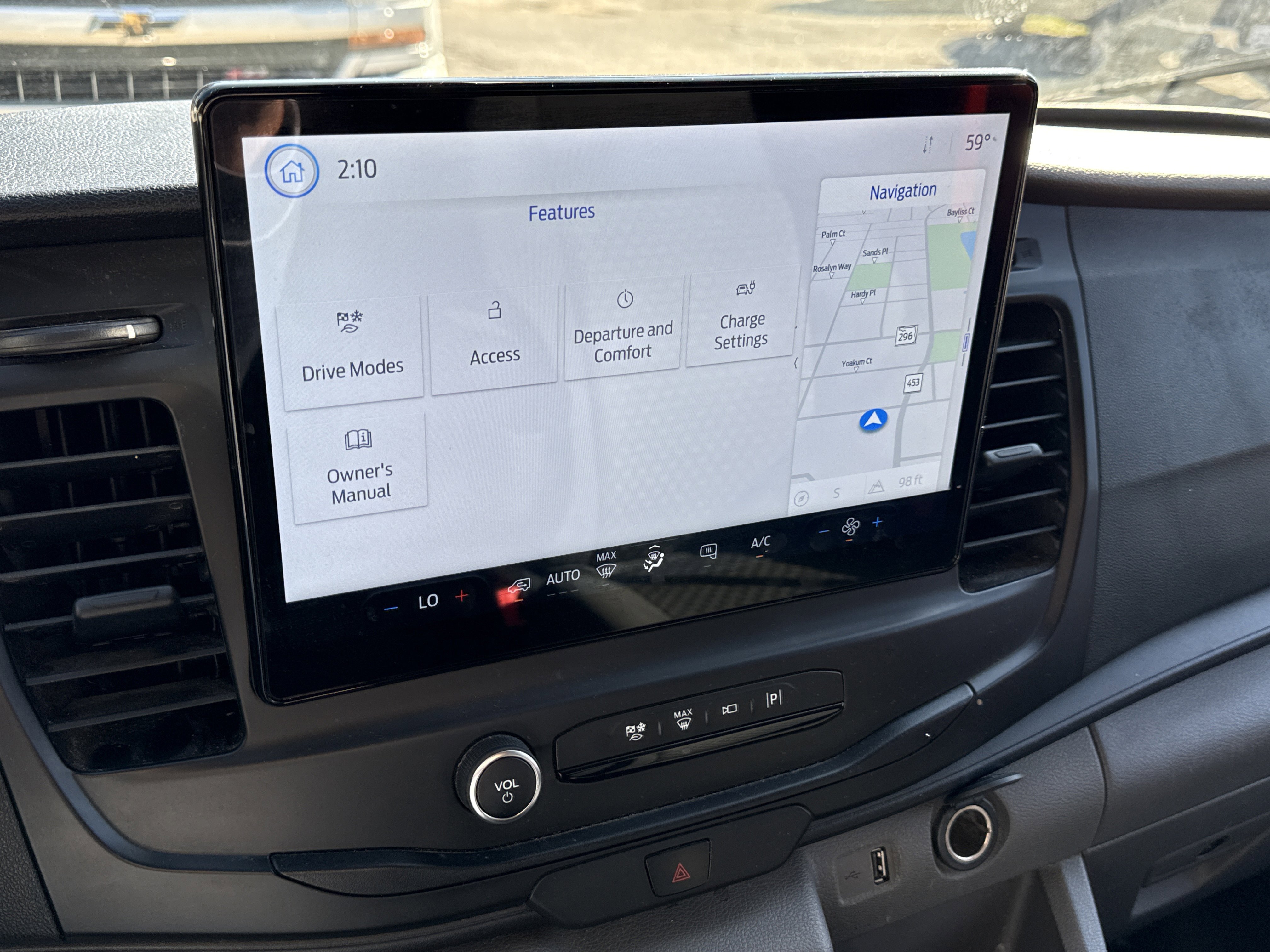 Used 2022 Ford E-Transit 148 High Roof Extended image 18