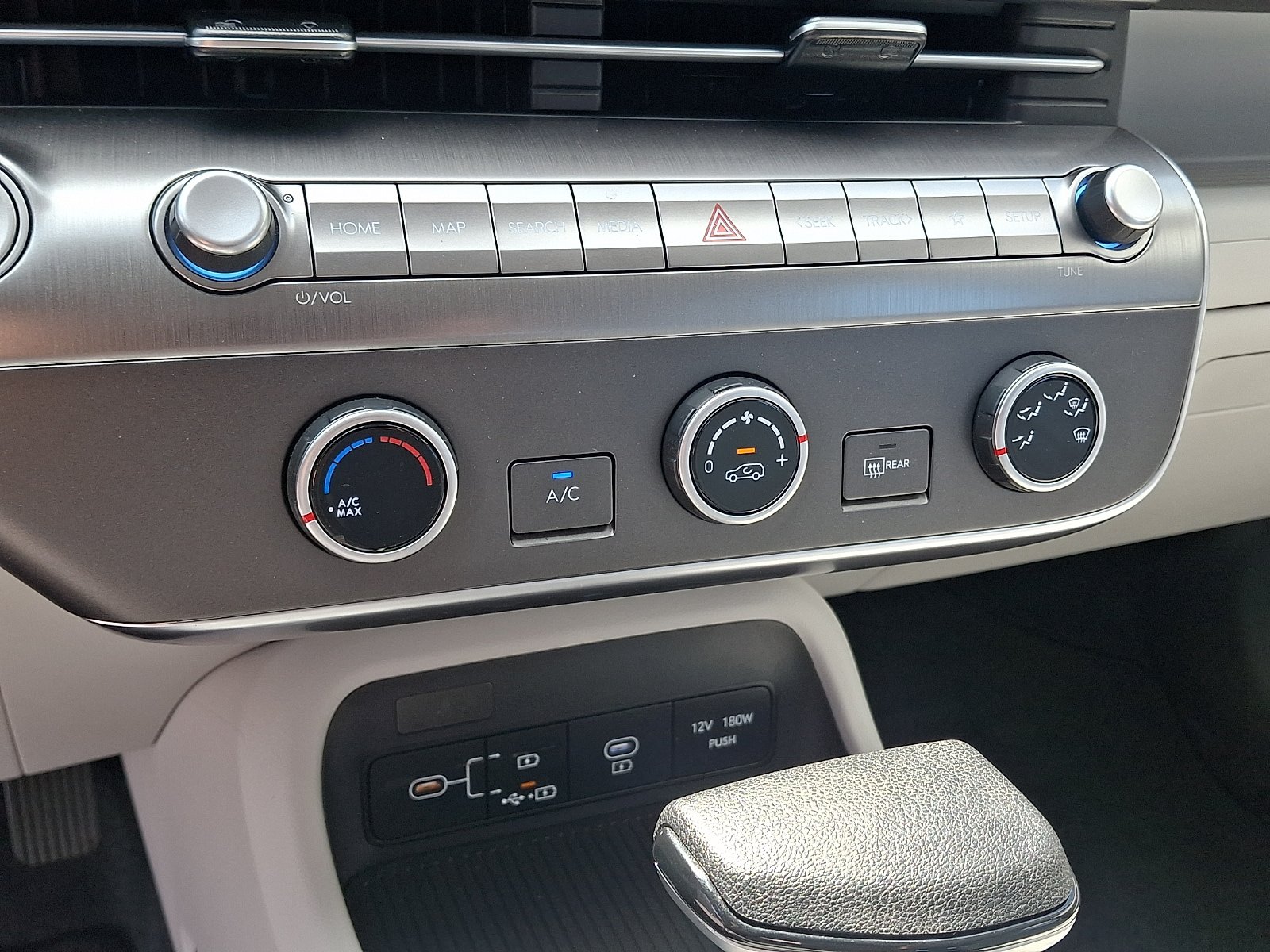 Certified 2025 Hyundai Kona SE AWD/4WD image 16