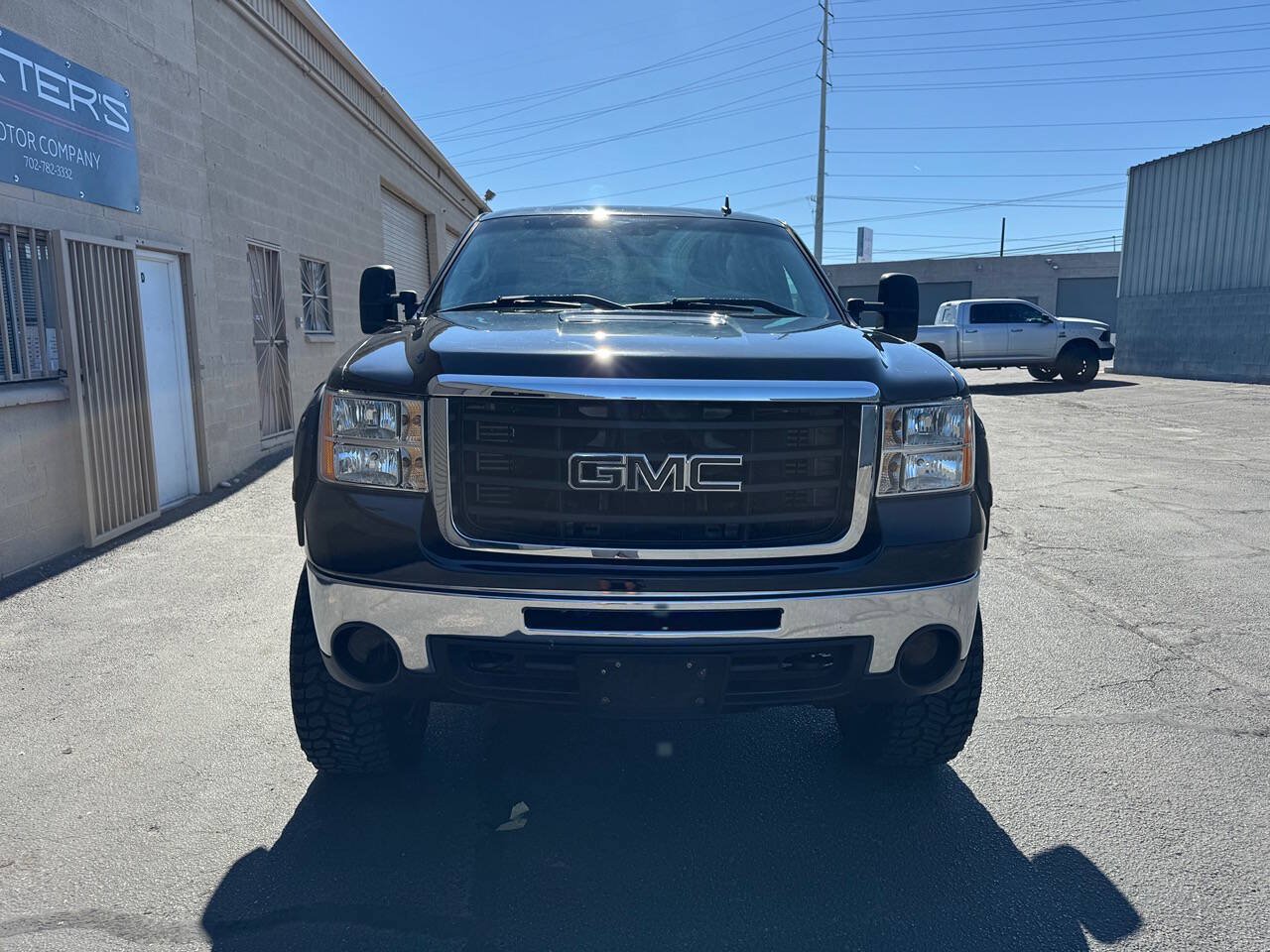 Used 2007 GMC Sierra 2500 SLE w/ Z71 Off-Road Package AWD/4WD image 12