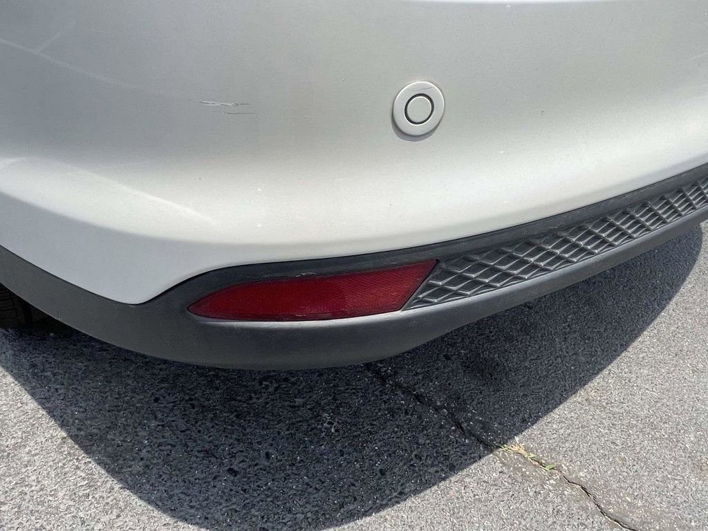 Used 2014 Ford Focus Titanium FWD image 15