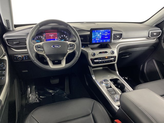 Used 2022 Ford Explorer XLT w/ Equipment Group 202A AWD/4WD image 20