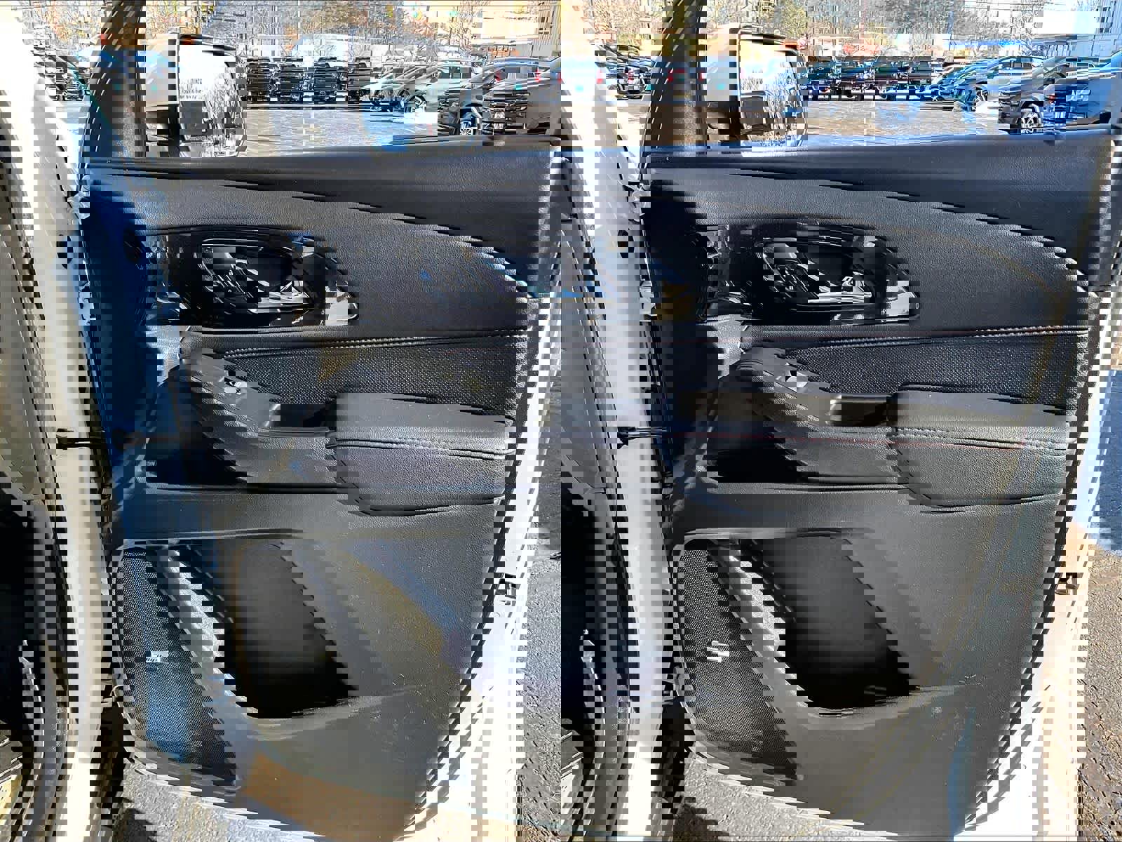 Used 2023 Chevrolet Traverse RS image 12