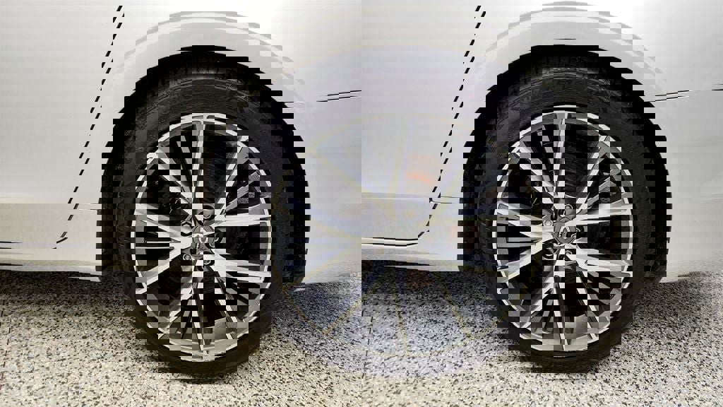 Used 2018 Volvo S90 T5 Momentum w/ Convenience Package image 9