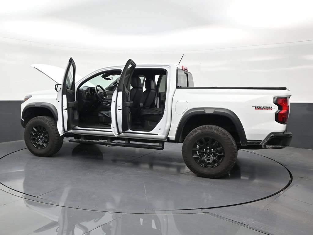 Used 2024 Chevrolet Colorado Trail Boss w/ Advanced Trailering Package AWD/4WD image 31