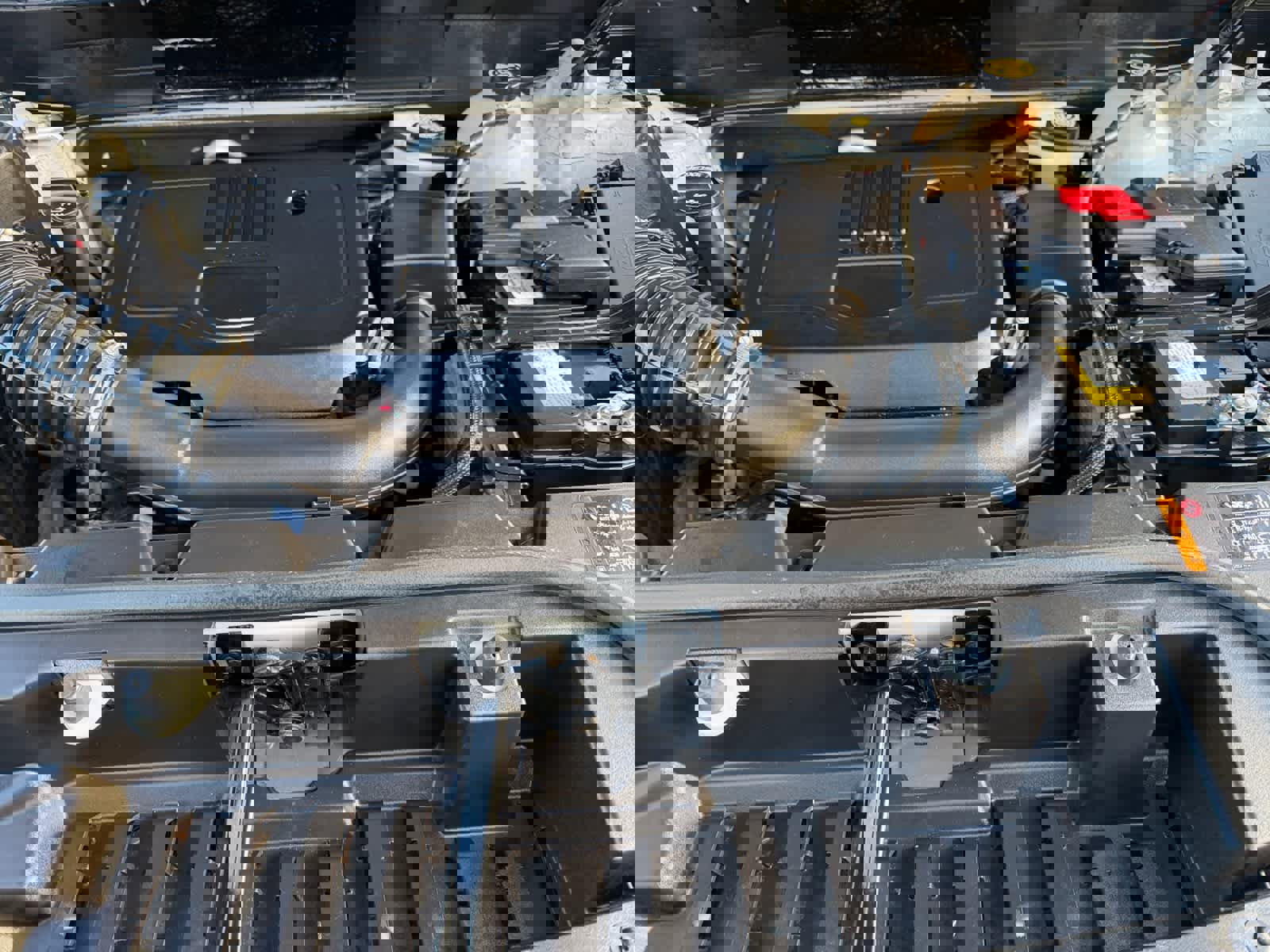 Used 2023 GMC Acadia SLE w/ Driver Convenience Package image 8