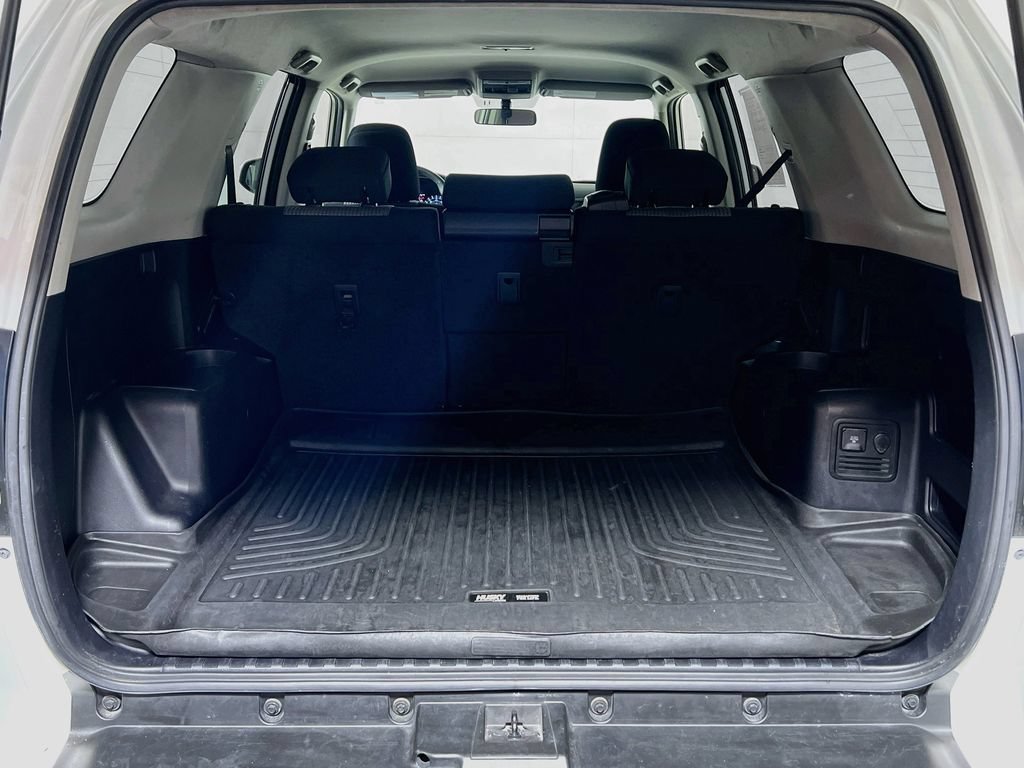 Used 2018 Toyota 4Runner SR5 AWD/4WD image 22