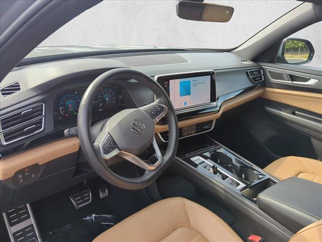 Used 2024 Volkswagen Atlas Cross Sport SEL R-Line AWD/4WD image 17