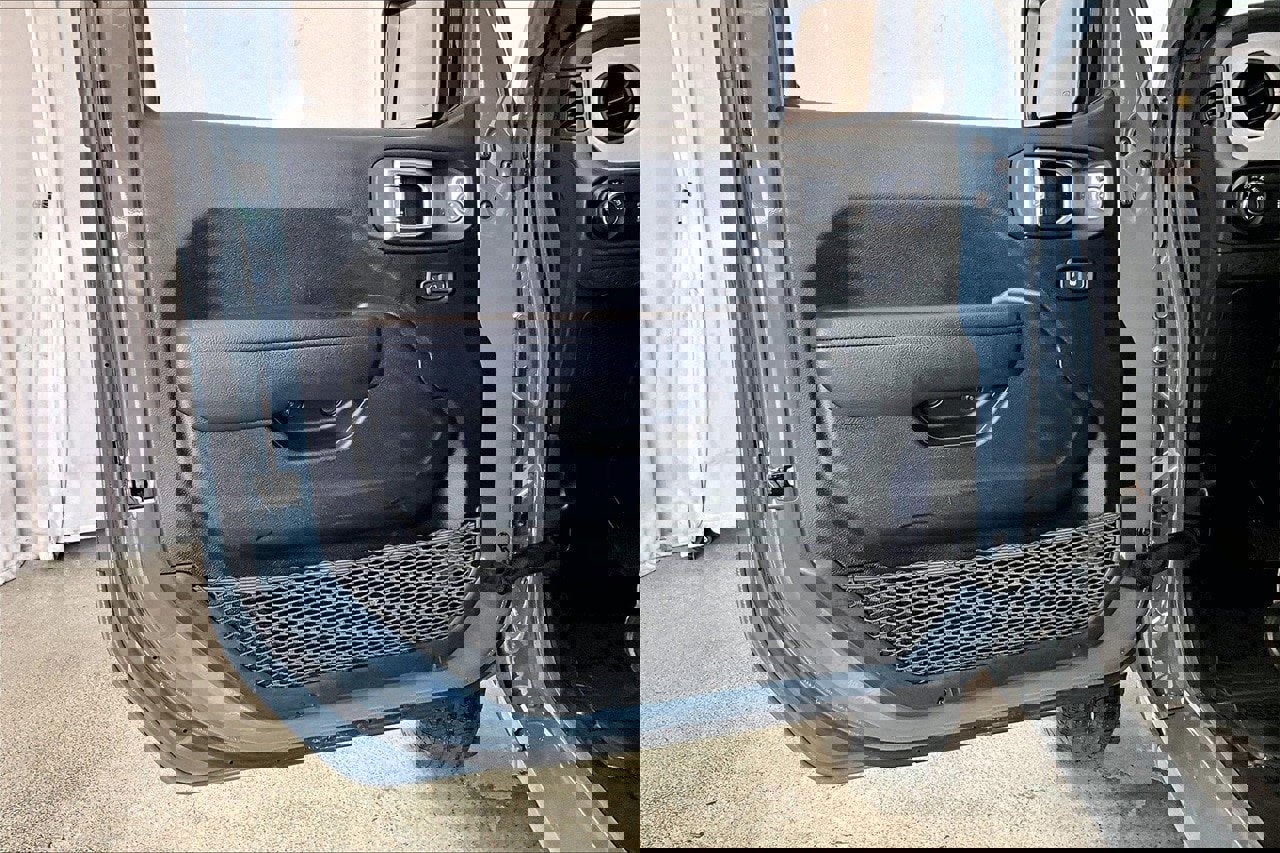 Used 2024 Jeep Wrangler Sport S image 25