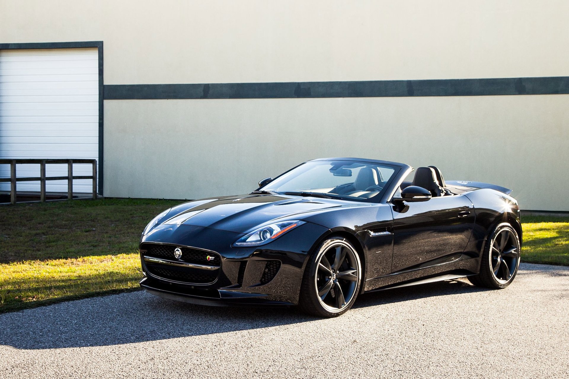 Used 2015 Jaguar F-TYPE S image 1