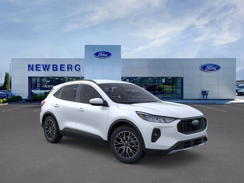 New 2025 Ford Escape SE w/ Class II Trailer Tow Package