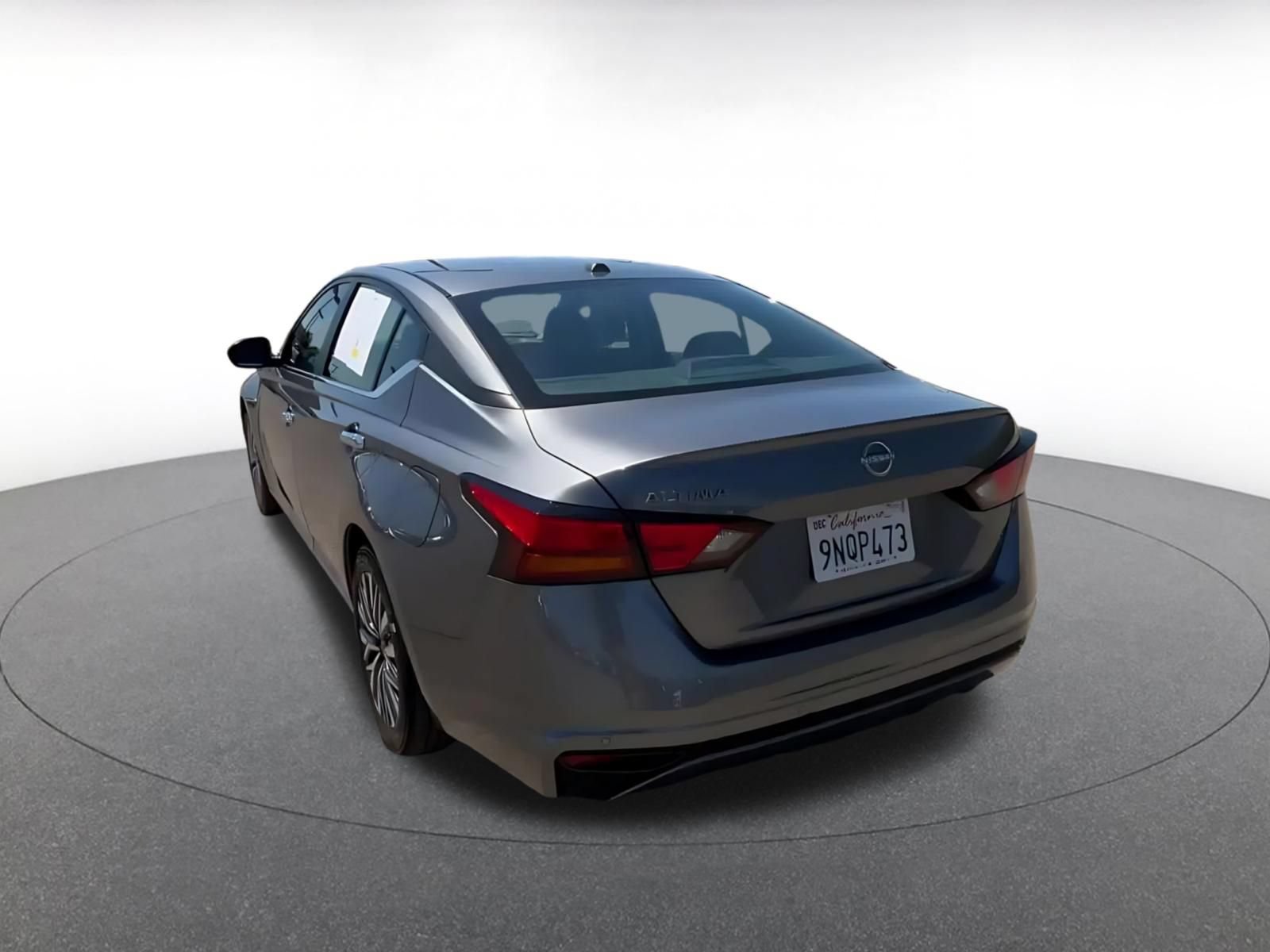 Used 2025 Nissan Altima 2.5 SV FWD image 11