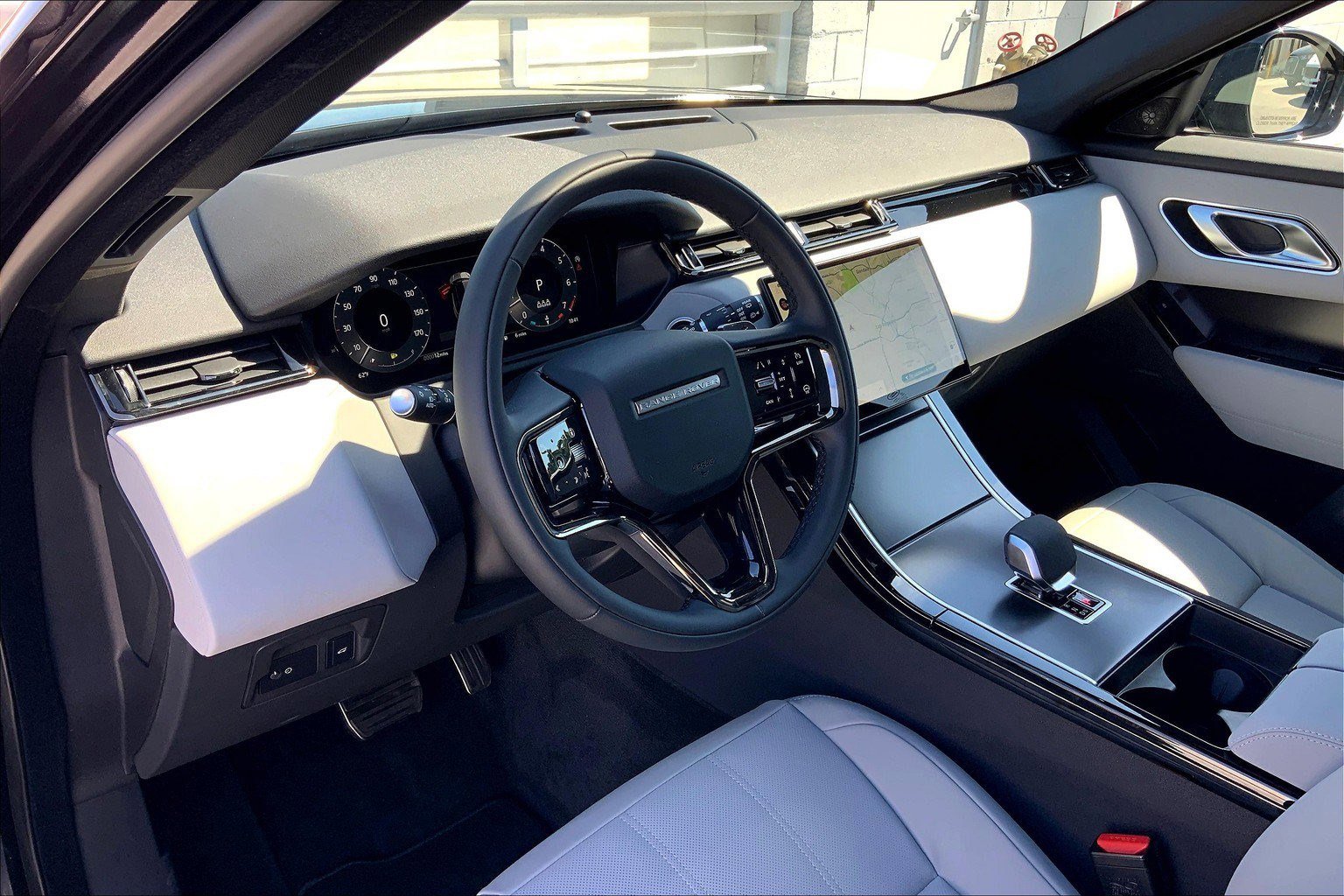 New 2026 Land Rover Range Rover Velar Dynamic SE image 5