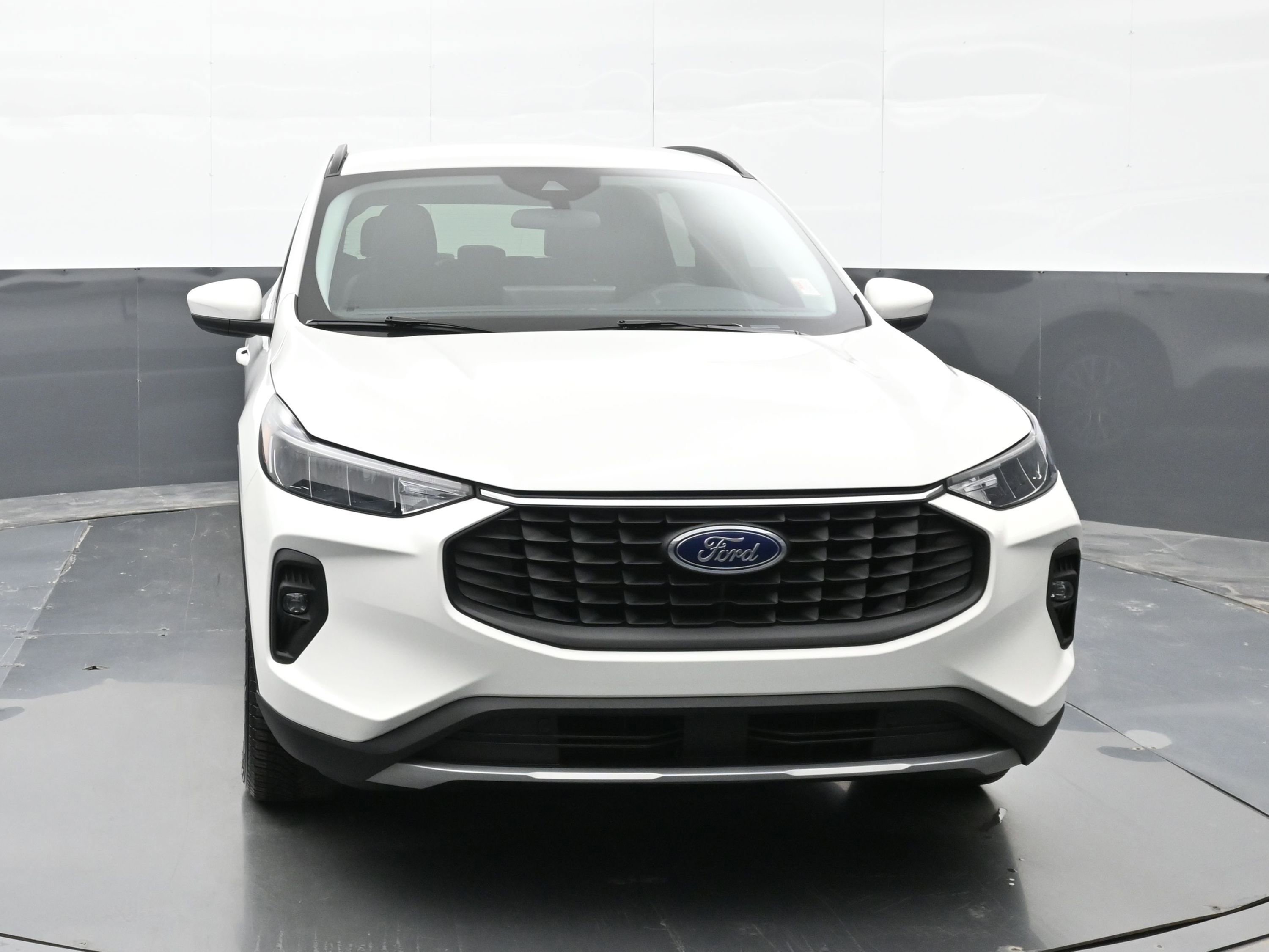 Used 2023 Ford Escape SE image 3