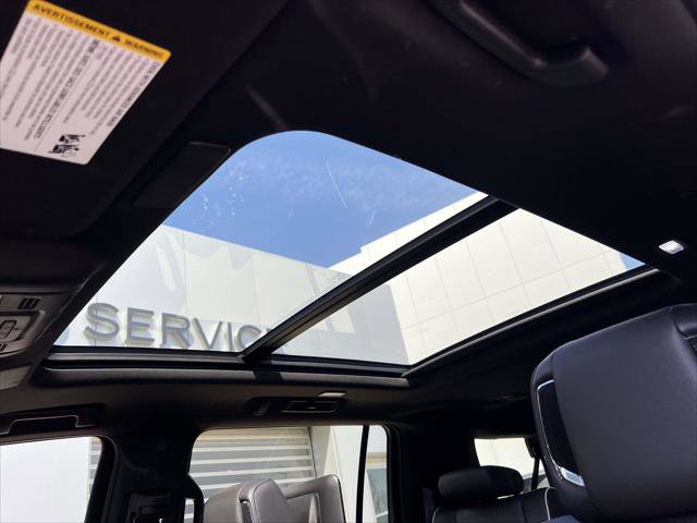 Used 2024 Cadillac Escalade ESV Premium Luxury image 24