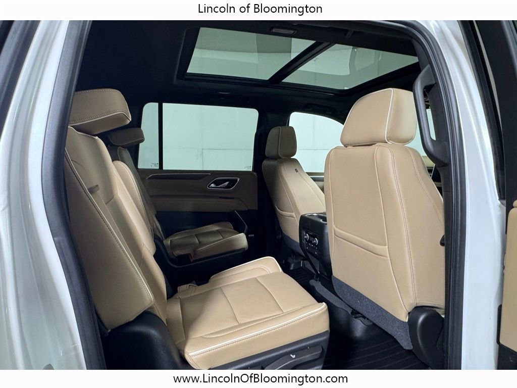 Used 2021 Chevrolet Suburban Premier w/ Premium Package image 18