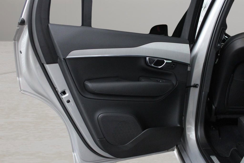 Certified 2025 Volvo XC90 B5 Core image 39