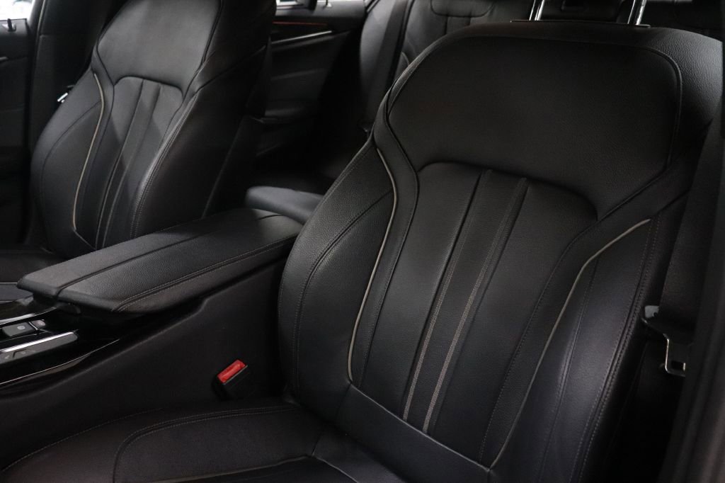 Used 2017 BMW 540i xDrive XI w/ Premium Package image 11