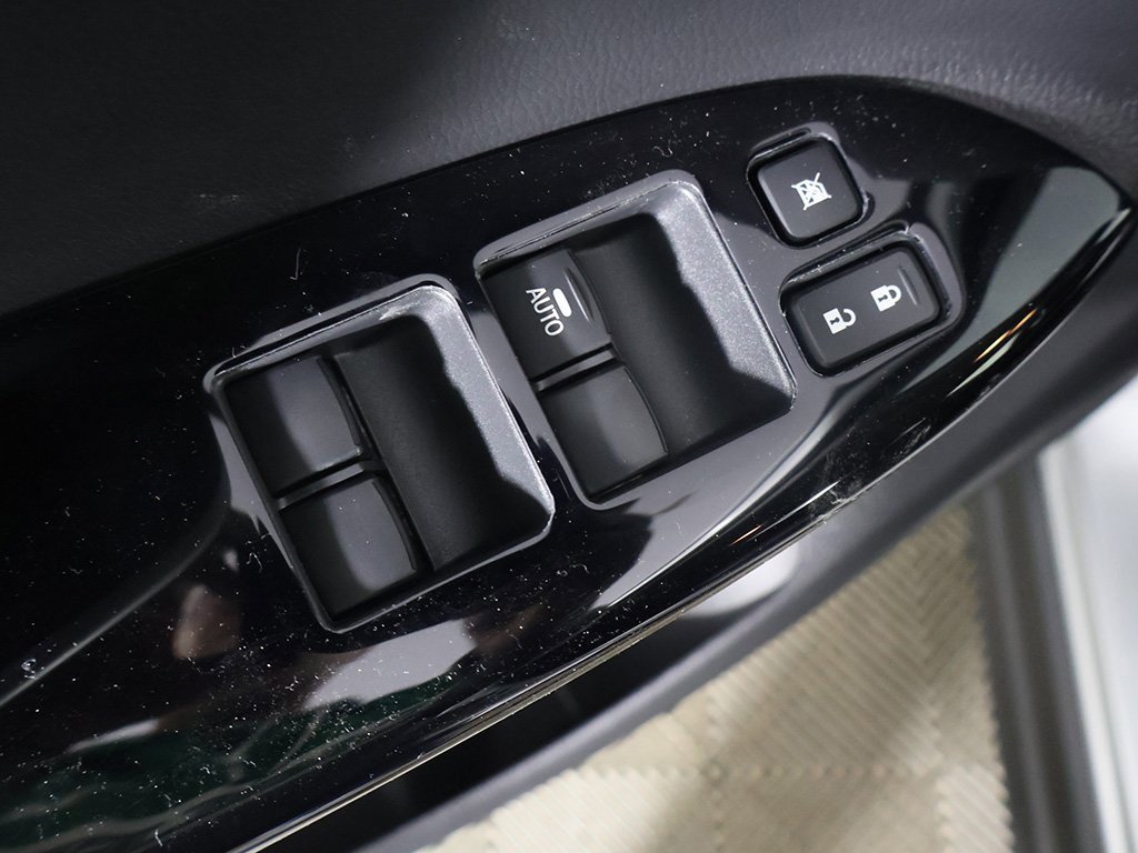 New 2025 Mitsubishi Eclipse Cross LE image 30