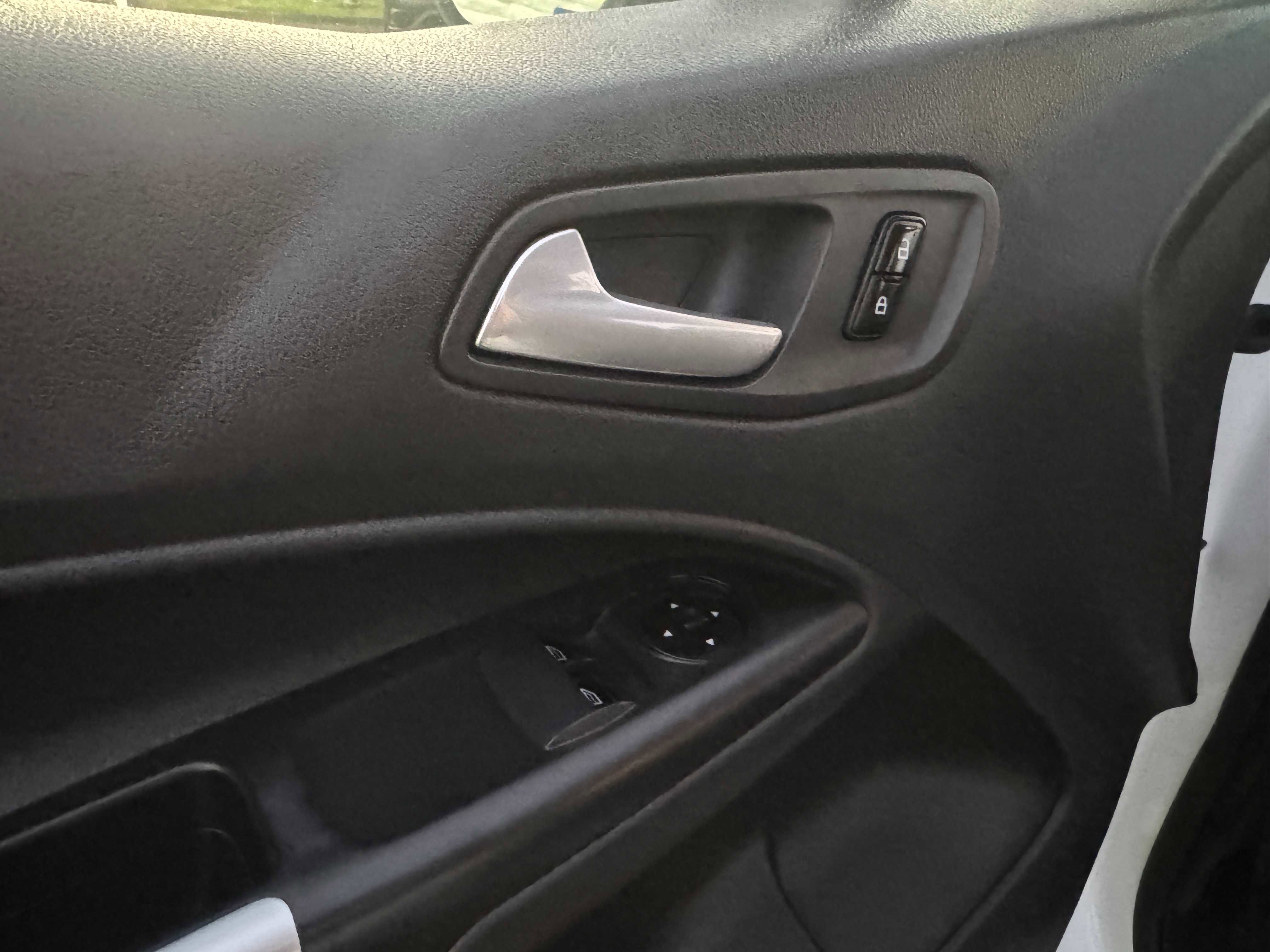 Used 2016 Ford Transit Connect XLT image 14