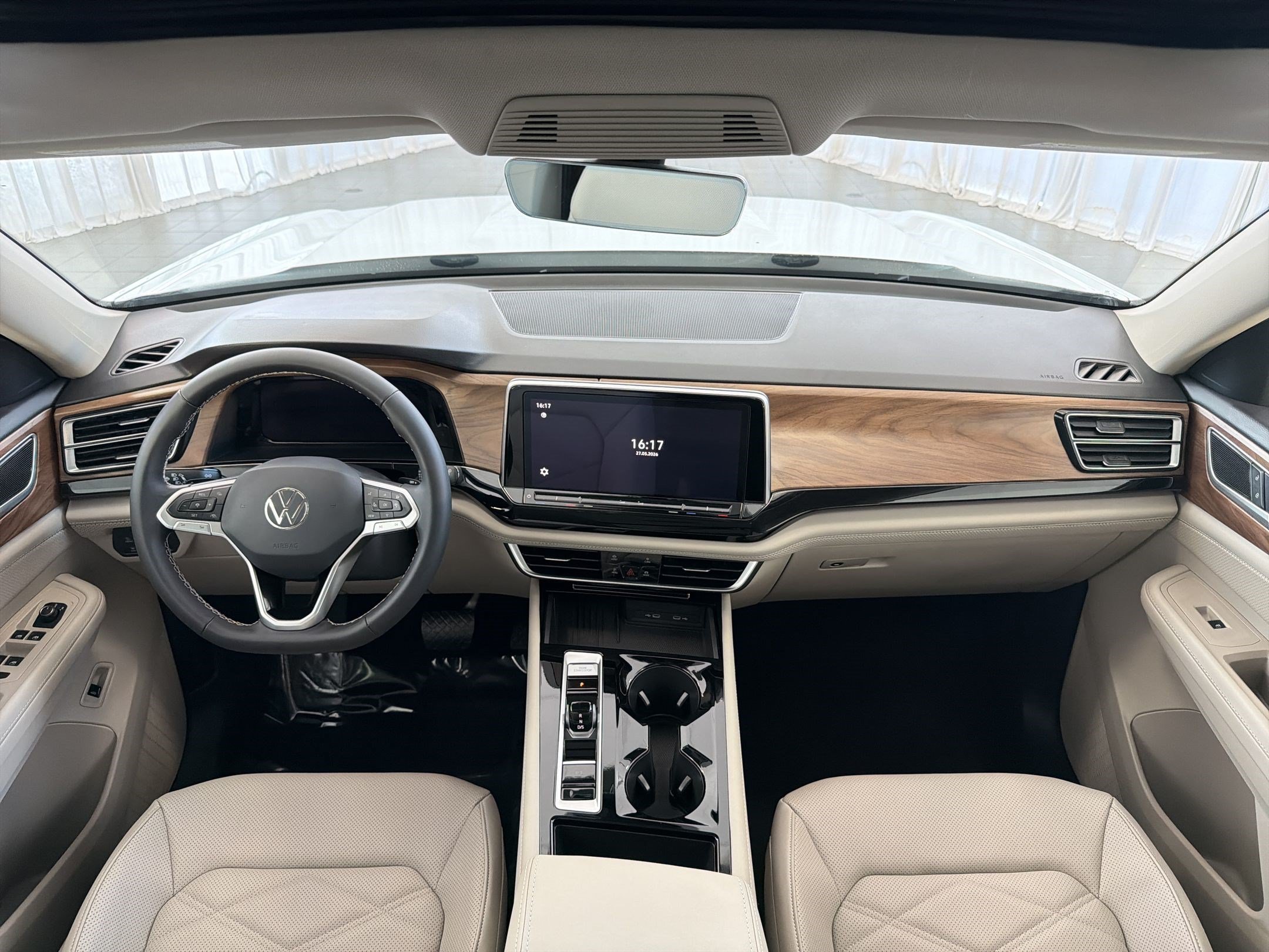 New 2026 Volkswagen Atlas SE FWD image 17