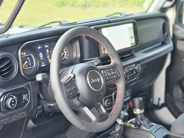 Used 2024 Jeep Gladiator Rubicon w/ Technology Group AWD/4WD image 12
