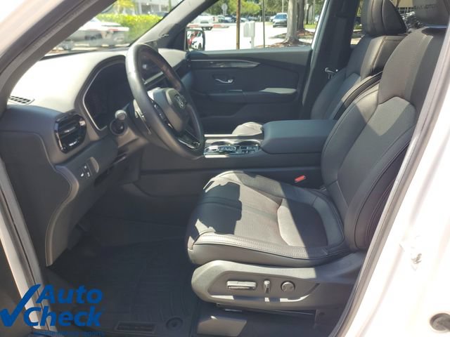 Used 2025 Honda Pilot Black Edition image 21