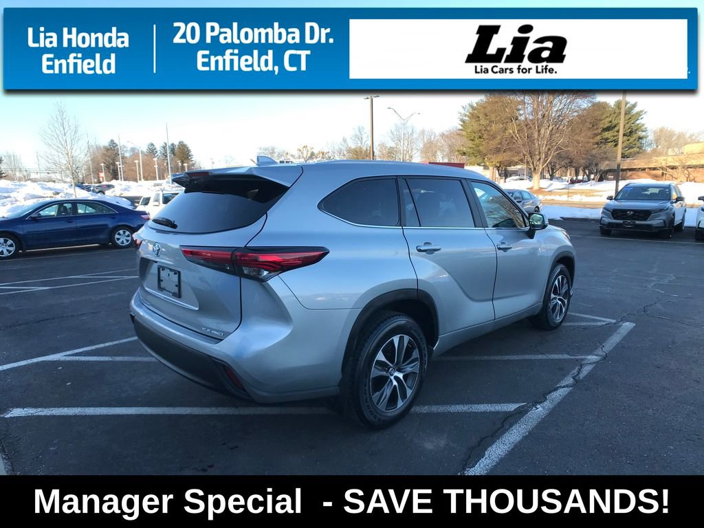 Used 2023 Toyota Highlander XLE image 13