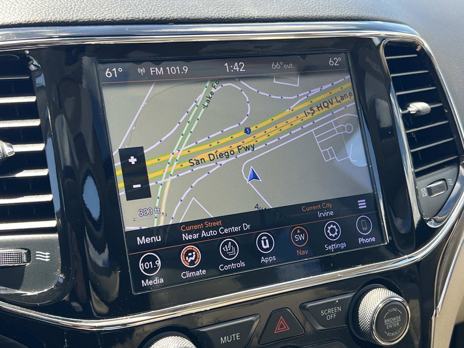 Used 2020 Jeep Grand Cherokee Limited w/ Premium Lighting Group image 15