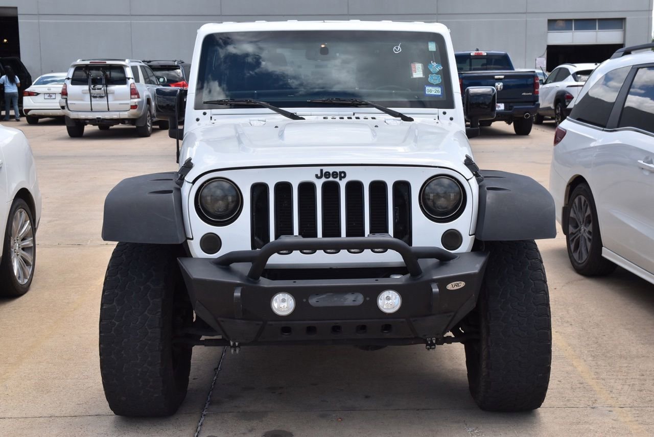 Used 2015 Jeep Wrangler Unlimited Sahara AWD/4WD image 3