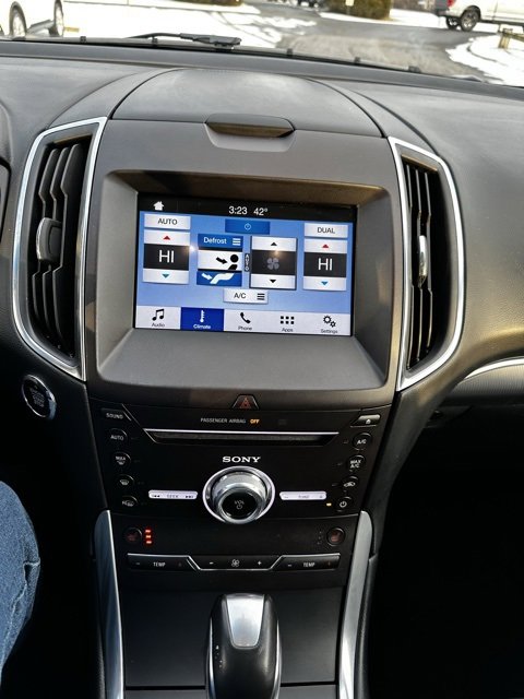 Used 2018 Ford Edge Titanium image 26