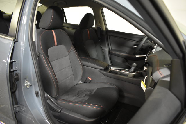 Certified 2025 Nissan Sentra SR FWD image 32