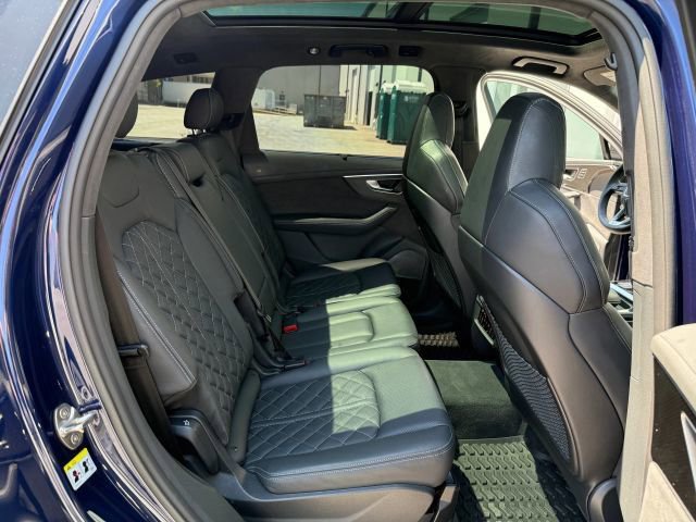 Used 2023 Audi SQ7 Prestige AWD/4WD image 21