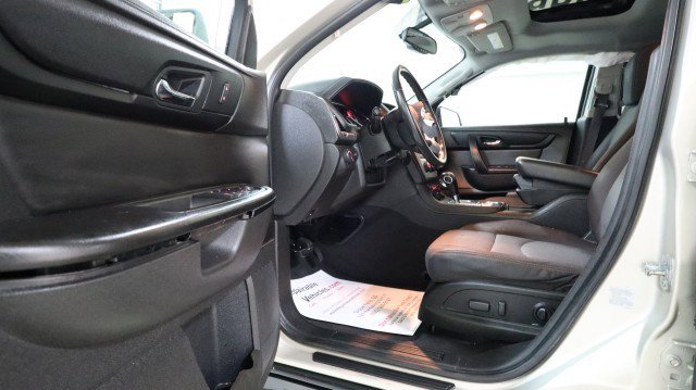 Used 2015 GMC Acadia SLE image 9