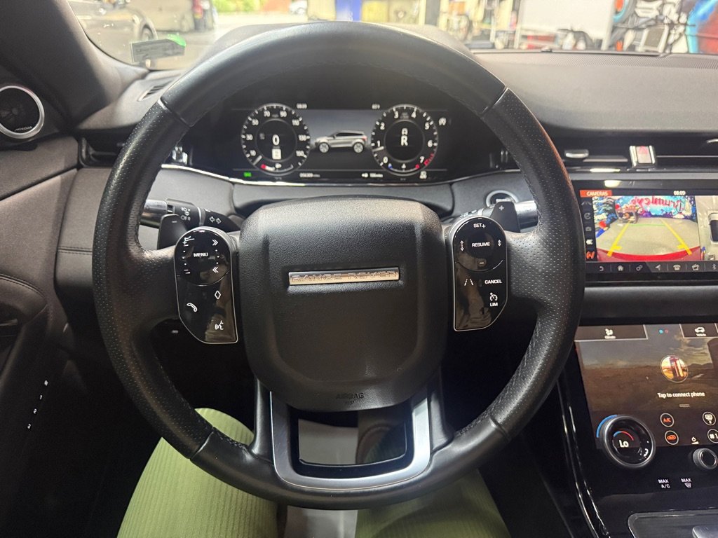 Used 2020 Land Rover Range Rover Evoque R-Dynamic SE image 9